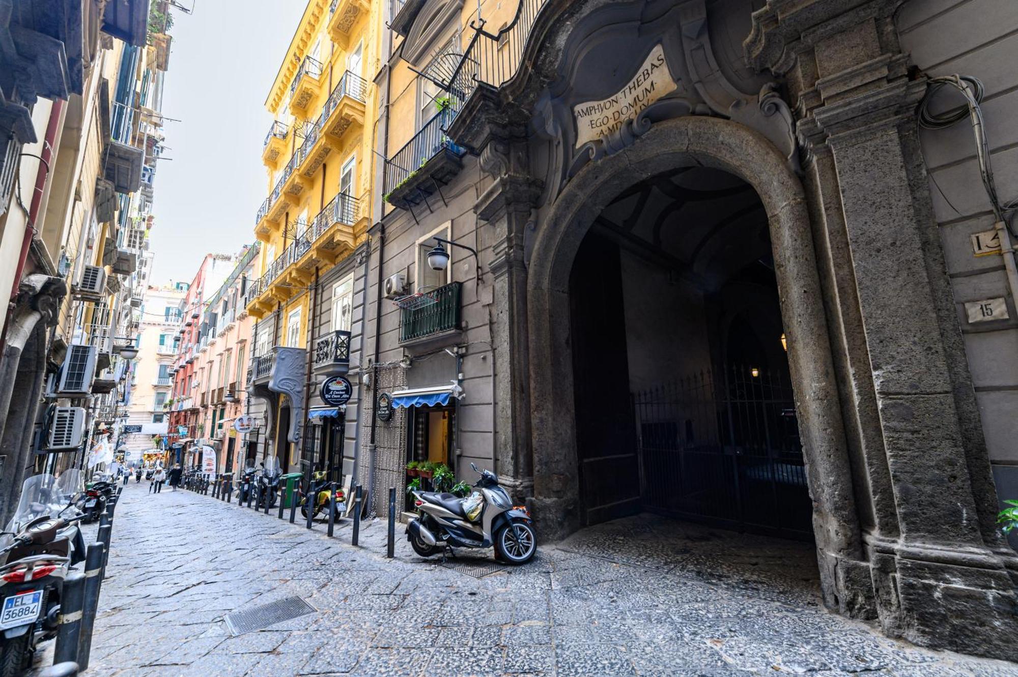 Via Carlo De Cesare 15 Lägenhet Neapel Exteriör bild