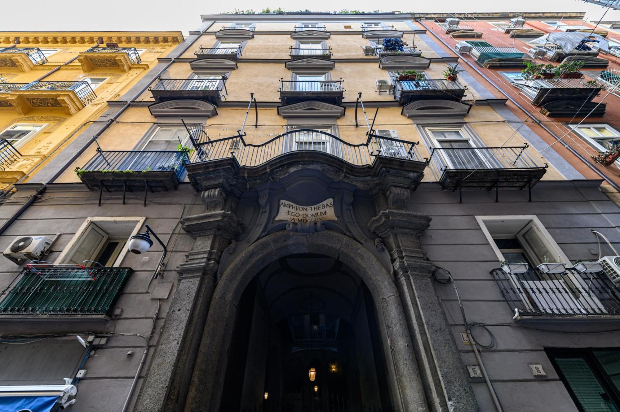 Via Carlo De Cesare 15 Lägenhet Neapel Exteriör bild